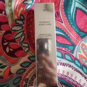 Dior airflash spray foundation 201 NEW